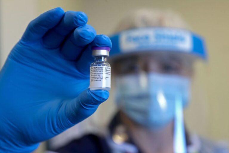 Pfizer, Moderna mRNA Vaccines Could Vanquish Covid Today, Cancer Tomorrow - Bloomberg