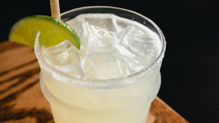 The Best Way To Make A Margarita, According To Mixologists | HuffPost Life