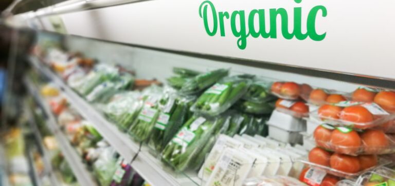 Organic food sales growth slowed in 2021 as consumer priorities shifted | Food Dive