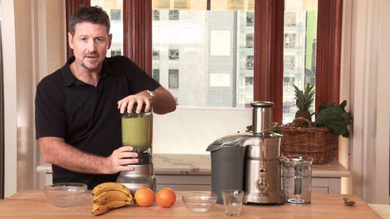 How to Make a Healthy Mean Green Smoothie with Joe Cross | Williams-Sonoma