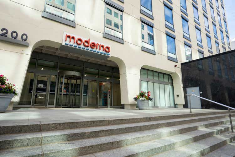 Moderna declined China efforts to hand over mRNA COVID vaccine technology | Seeking Alpha