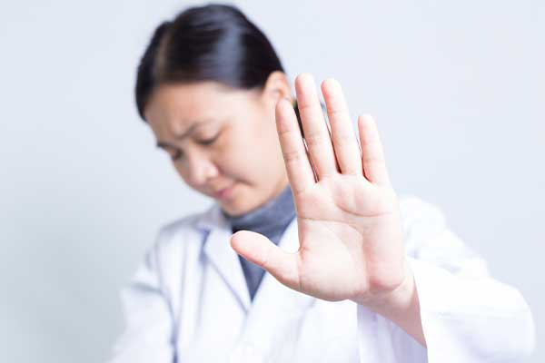 When Your Doctor Won’t Listen, Do This  - Institute for Natural Healing