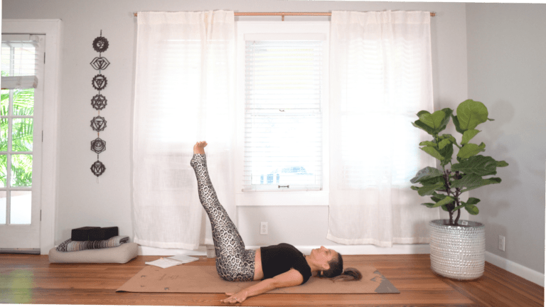 25 Min Fiery Core Yoga Flow 🔥 Power Yoga to Ignite Your Core - Allie Van Fossen