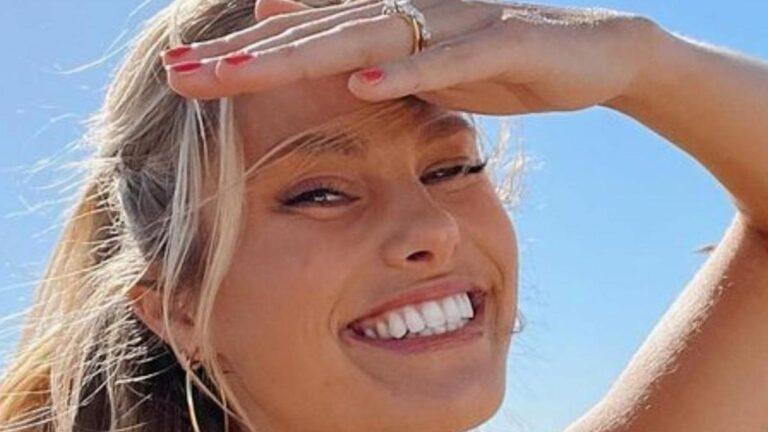 Natalie Roser emerges from digital detox with beach fun