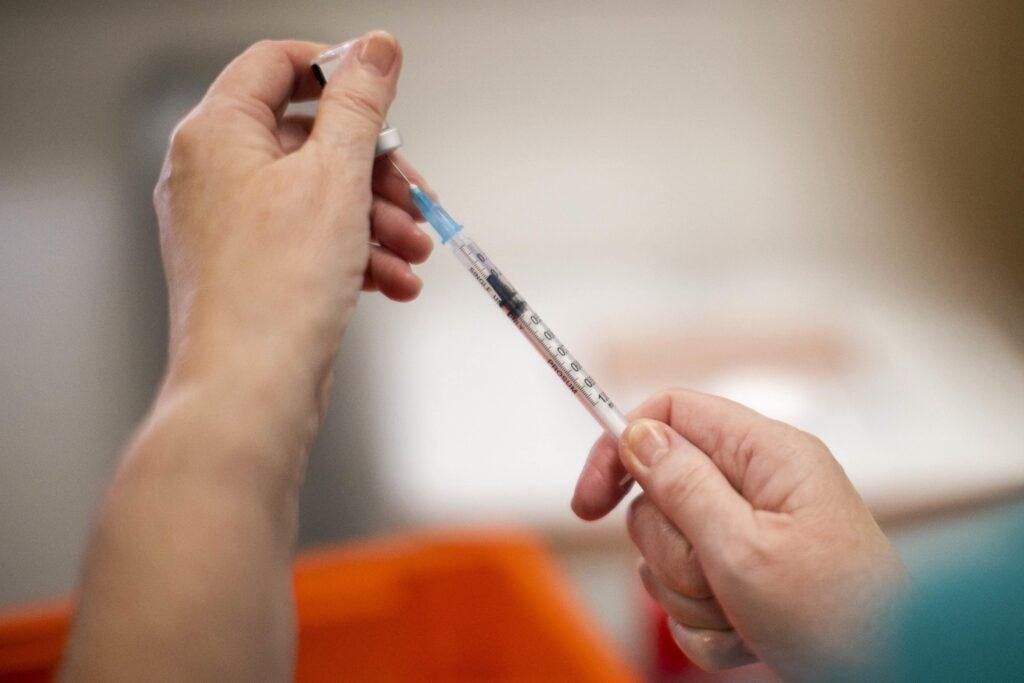 Scientists develop world’s first mRNA vaccine for deadly bacteria | Evening Standard