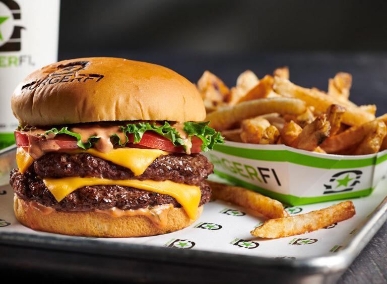 7 Fast-Food Chains That Don't Use Organic Beef In 2023