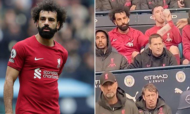 Liverpool's Mohamed Salah refuses to drink from a bottle of water handed to him due to fasting | Daily Mail Online