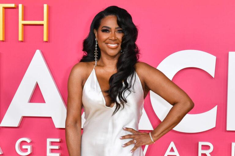 'RHOA's' Kenya Moore Is Dating And THIS Could Be 'Mr. Moore'