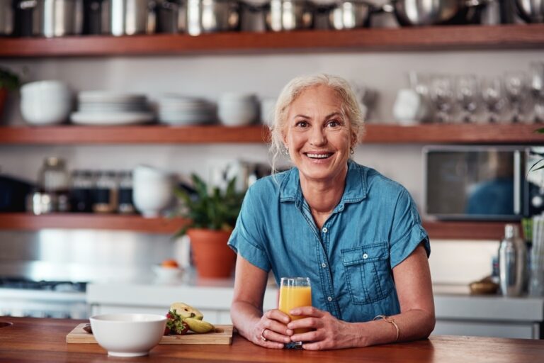 6 Things Healthy Women Over 40 Do Every Day