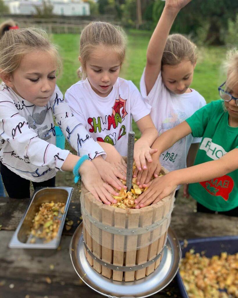 Juicing with schools