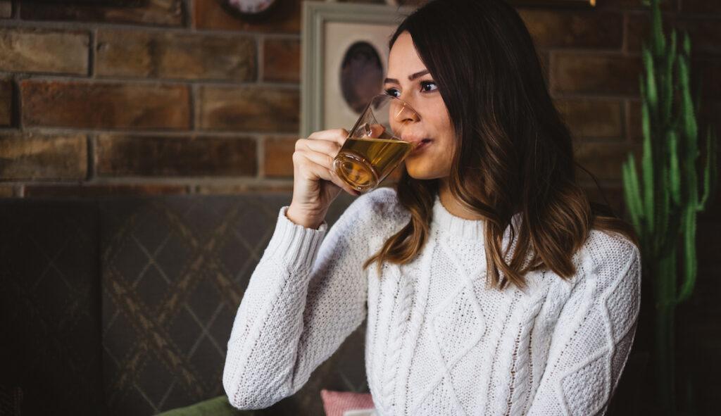 8 Natural Remedies for a Cough That’s Drier Than the Sahara