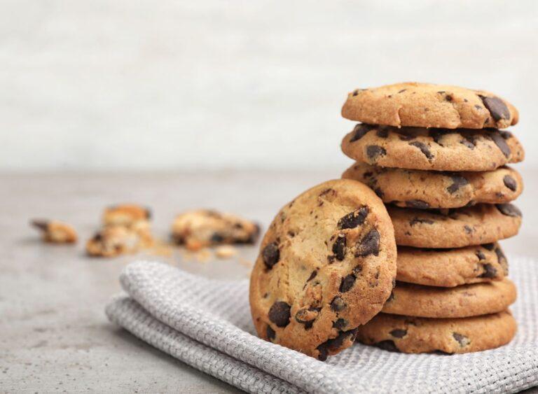 I Tried 5 Fast-Food Chocolate Chip Cookies: This Was the Best
