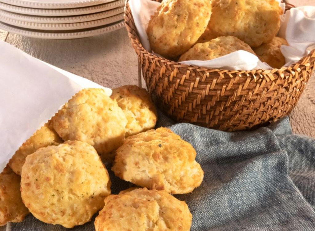 10 Restaurant Chains With the Best Free Food