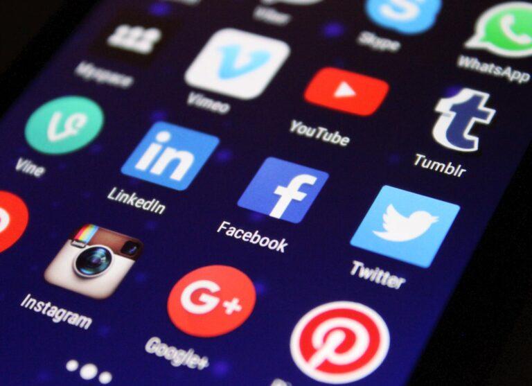 Social Media Detox is Coming | THE VOICE OF LISA BRANDT