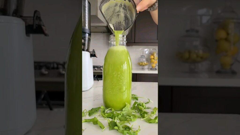 The Green Juice Detox! Uncover All The Benefits of Juicing Arugla #juicing #juicerecipe #immunity