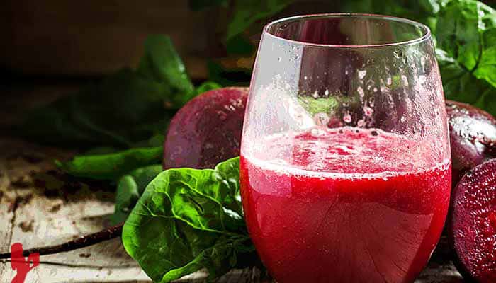 Detox Beet Green Juice Recipe in your Vitamix | Blender Babes