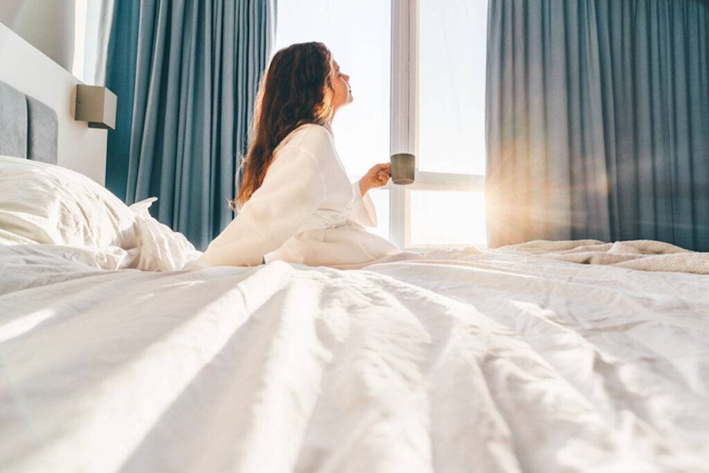 The Ultimate Morning Detox Routine, and The Breakfast Drinks (and Foods) to Support It