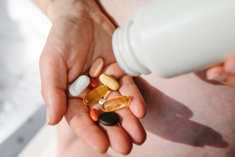 5 Best Anti-Aging Supplements, According to a Doctor